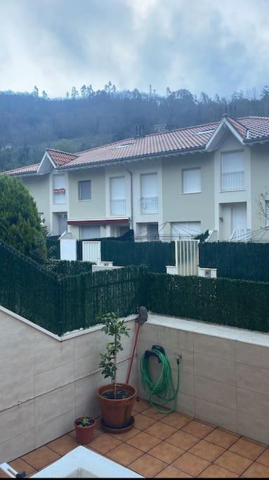 Casa En La Montana Con Piscina De Temporada Villa Arredondo Exterior foto